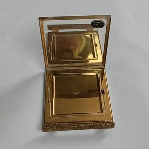 Volupte USA Vintage Face Powder Case .